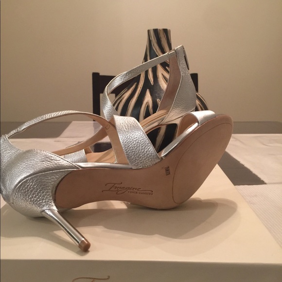 Shoes - Picture 4 of 4